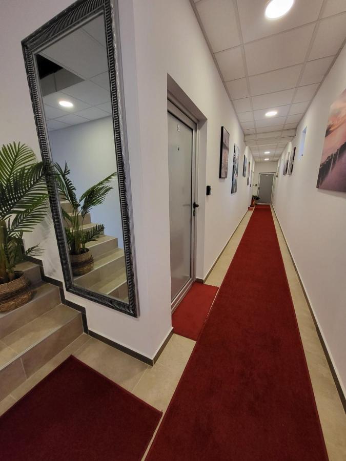 Sky Lux Apartmani Surčin Exterior foto