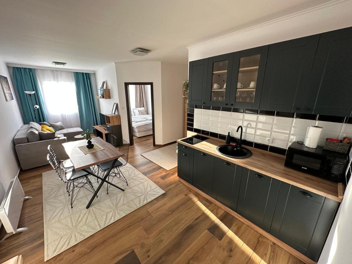 Sky Lux Apartmani Surčin Exterior foto
