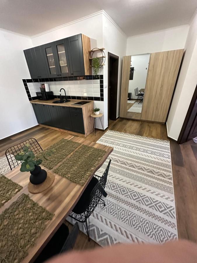 Sky Lux Apartmani Surčin Exterior foto